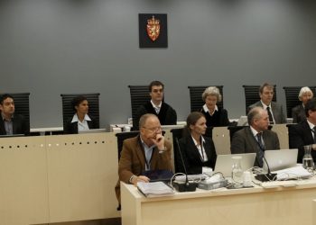 Норвежский судья, призывавший казнить Брейвика, отстранен от процесса