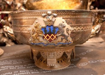 Дом Романовых: клад Нарышкиных должен быть передан в музей