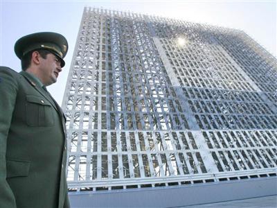 Путин пообещал к 2013 году обеспечить жильем всех военных