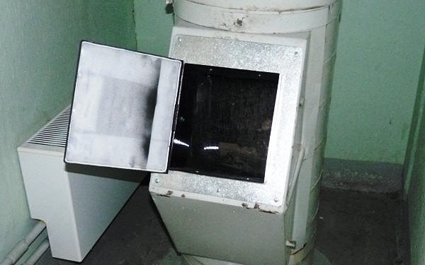 В Ухте в мусоропроводе найден убитый ребенок