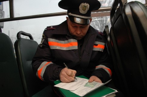 Штрафы увеличат вдвое и привяжут к объему двигателя