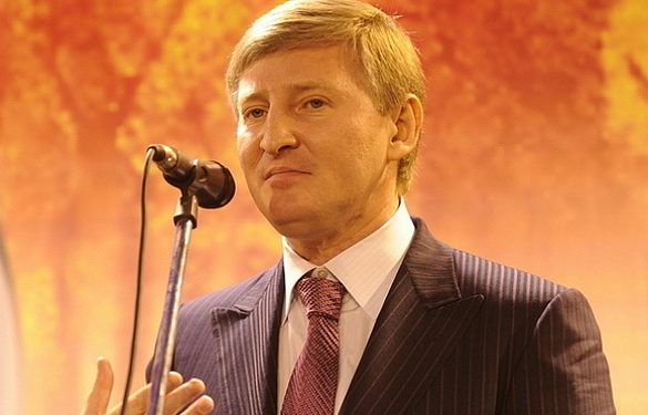 Ахметов: Участники Евро-2012 зря отказались жить в Донецке