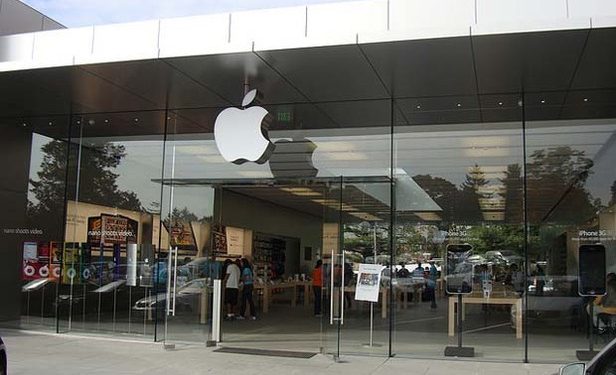 Пенсіонерка подала в суд на Apple