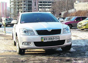 На дочь харьковского депутата, сбившую женщину на зебре, завели уголовное дело