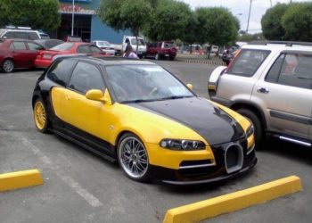 Як Honda Civic схрестили з Bugatti Veyron