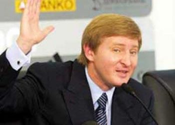 Ахметов обещает не допустить разрушение Андреевского спуска