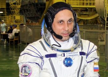 Наш космонавт вже летить на Землю