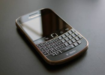 Стали відомі характеристики смартфона Blackberry Curve 9320
