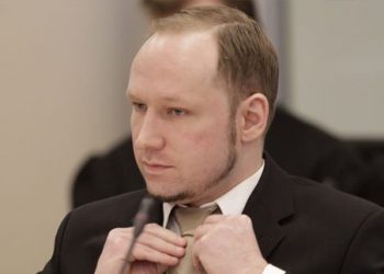 Брейвік заперечує провину і вимагає звільнити його