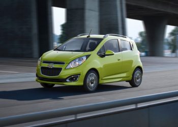Chevrolet Spark 2013 виходить у трьох різних комплектаціях