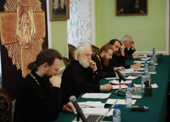 РПЦ осудила антицерковную акцию у храма Христа Спасителя