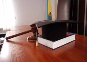 На судью в Москве напали с топором