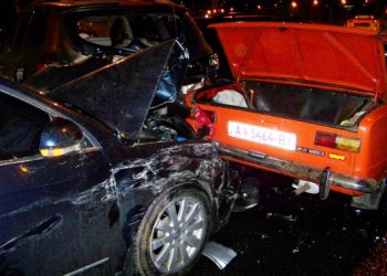 В Києві сталося велике ДТП: постраждали п'ять осіб, в тому числі вагітна жінка