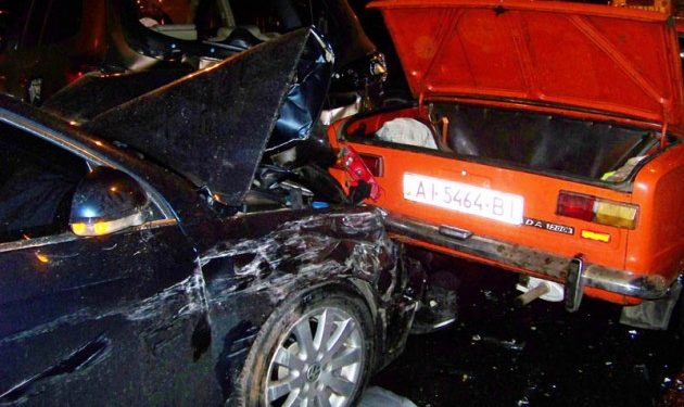 В Києві сталося велике ДТП: постраждали п'ять осіб, в тому числі вагітна жінка