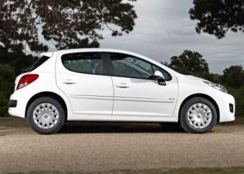 Опубликовано фото-тизер нового Peugeot 208