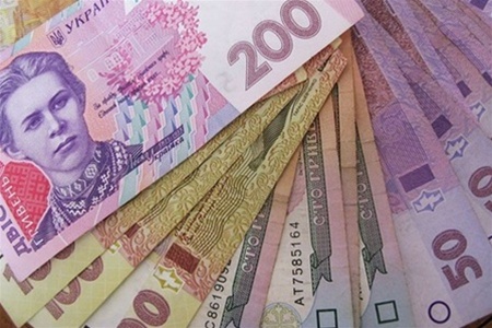 НБУ витратить значну частину резервів на виплати боргів