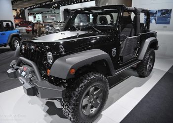 Jeep Wrangler і Chrysler 300 будуть представленіна Пекінському автосалоні
