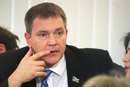 Регіонали згадали Тимошенко 10-кілометрові пробіжки і величезні каблуки