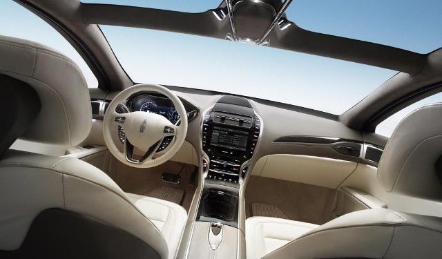 У Lincoln MKZ буде скляний дах
