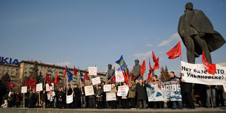 На антинатовскую акцию в Ульяновске пришло 800 человек