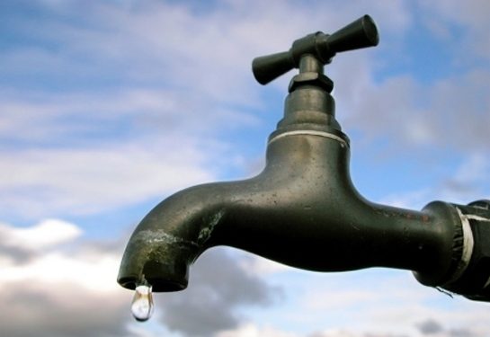 В Стаханові 80 тисяч людей залишилися без води