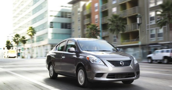 Nissan Versa або Tiida змагатиметься з популярними авто