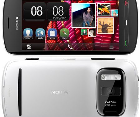 Новий смартфон Nokia 808 PureView оцінили в € 600