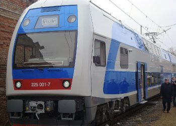 Швидкість потягу розвивається до 160 км на годину