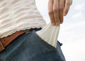 Українцям-боржникам дозволили виїжджати за кордон
