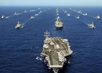 В состояние повышенной боевой готовности находятся эсминцы США и Японии