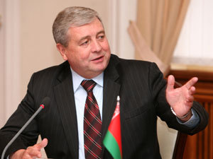 Украина получит от Беларуси в лизинг комбайны и зерновозы