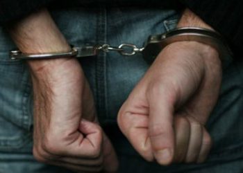 Жінка втягнула неповнолітню дитину в торгівлю людьми