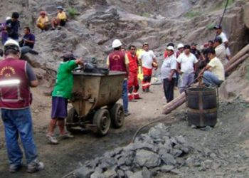 У Перу рятують гірників у нелегальній шахті