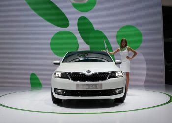 Пекинский автосалон: Новый компактный седан от Skoda получил имя Rapid