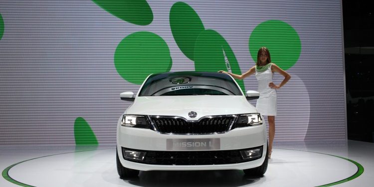 Пекинский автосалон: Новый компактный седан от Skoda получил имя Rapid