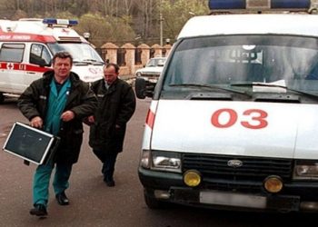 Мужчина погиб в центре Петербурга от упавшей со здания лепнины – СК