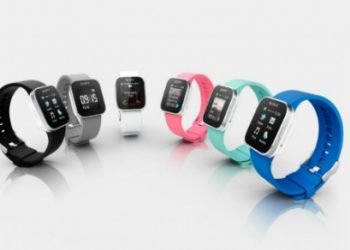 У продаж надійшли годинники Sony SmartWatch