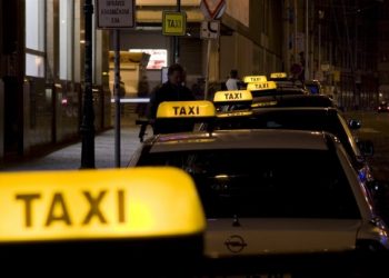 Харківські таксисти приймають картки через Андроідфони
