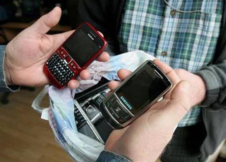 Пограничники будут решать изъять телефон или оставить вам