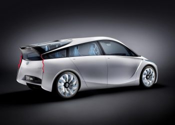 Концепція Toyota FT-Bh береже ваші кошти на пальне