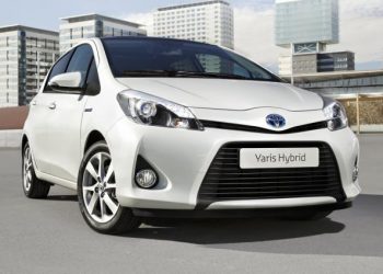 З конвеєра у Франції зійшов перший Toyota Yaris Hybrid