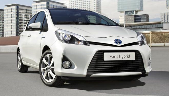 З конвеєра у Франції зійшов перший Toyota Yaris Hybrid