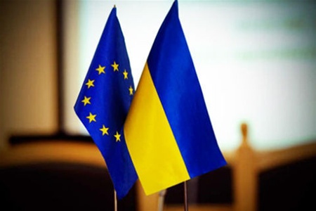 Яценюк пояснив, чому в Україні проблеми з ЄС