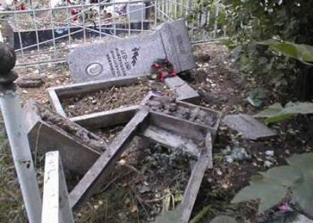 В Крыму вандалы разорили братскую могилу евреев и крымчаков
