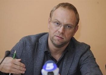 Власенко влаштовує політичне шоу у суді - Колесніченко