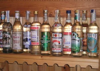 Населення знову перейшло з коньяку та вина на горілку