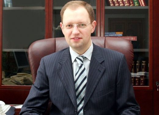Яценюк: «Нынешние события в парламенте - это политическое мародерство»
