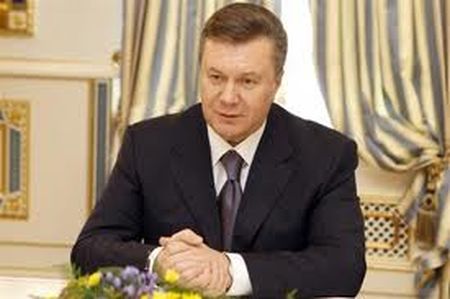 Янукович уравнял адвокатов с другими участниками уголовного процесса