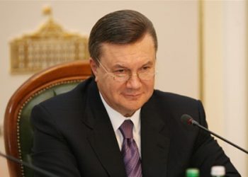 Янукович у Львові відкриє аеропорт, зустрінеться з Платіні та місцевими знаменитостями