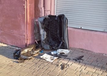 В центре Одессы взрывотехники подорвали подозрительный чемодан